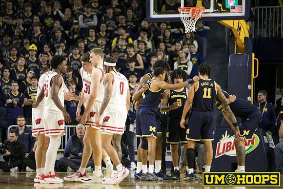 Nimari Burnett (4), Elliot Cadeau (3), Roddy Gayle Jr. (11), and Morez Johnson Jr. (21)