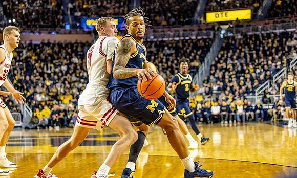 Roddy Gayle Jr. (11) and L.J. Cason (2)