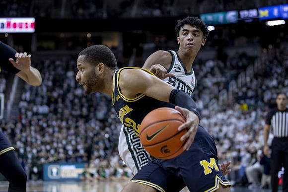 DeVante' Jones (12)