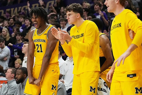 Morez Johnson Jr. (21) and Will Tschetter (42)