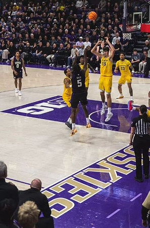 Nimari Burnett (4), Aday Mara (15), and Yaxel Lendeborg (23)