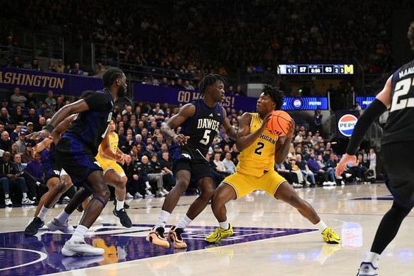 Elliot Cadeau (3) and L.J. Cason (2)