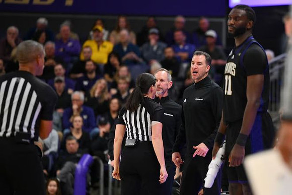Washington Head Coach Danny Sprinkle