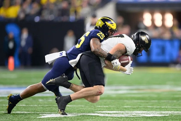 Junior Colson (25)