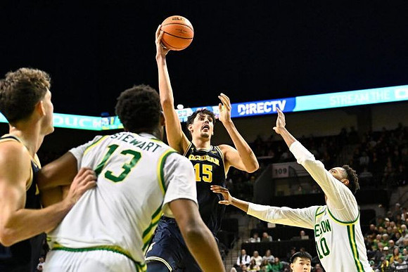 Will Tschetter (42) and Aday Mara (15)