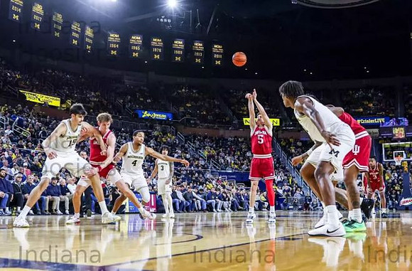Aday Mara (15), Nimari Burnett (4), Elliot Cadeau (3), and Morez Johnson Jr. (51)