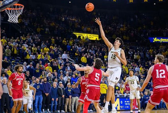 Nimari Burnett (4), Aday Mara (15), and Yaxel Lendeborg (23)