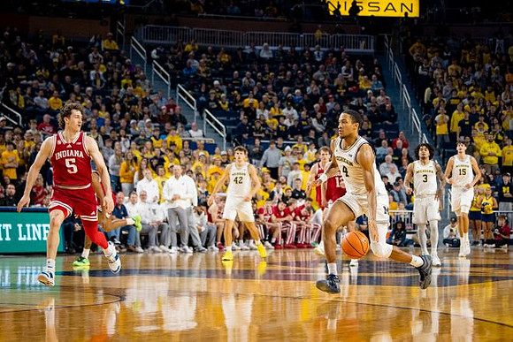 Will Tschetter (42), Nimari Burnett (4), Elliot Cadeau (3), and Aday Mara (15)