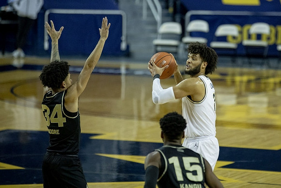 Isaiah Livers (2)