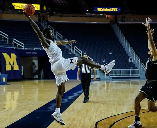 Chaundee Brown Jr. (15)