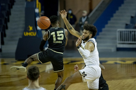 Franz Wagner (21) and Isaiah Livers (2)