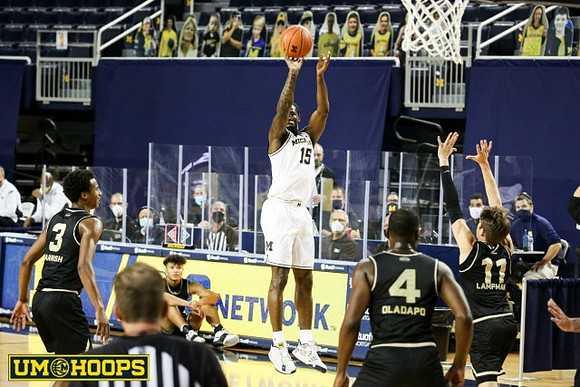 Chaundee Brown Jr. (15)