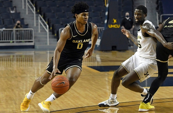 Chaundee Brown Jr. (15)