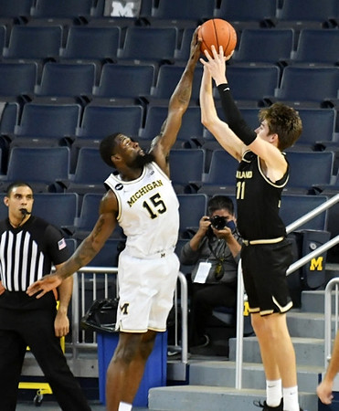 Chaundee Brown Jr. (15)