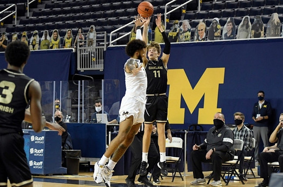 Isaiah Livers (2)