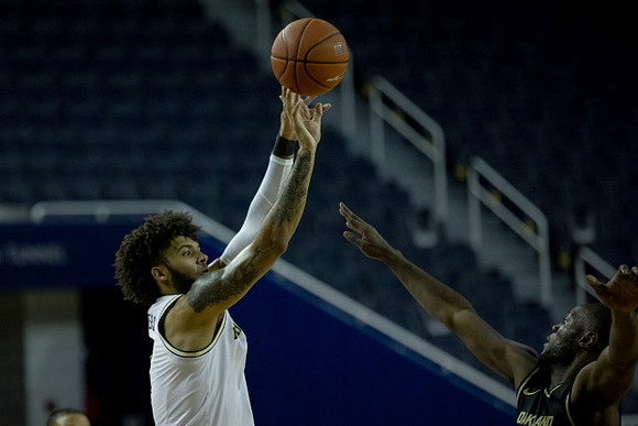 Isaiah Livers (2)