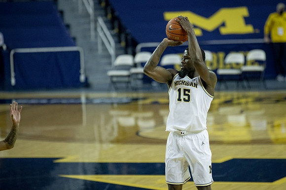 Chaundee Brown Jr. (15)