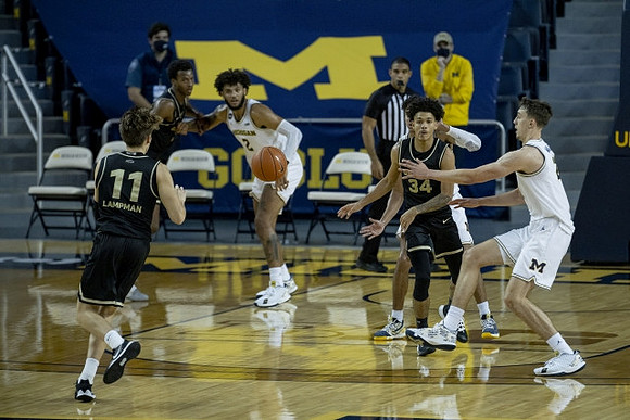 Isaiah Livers (2) and Franz Wagner (21)