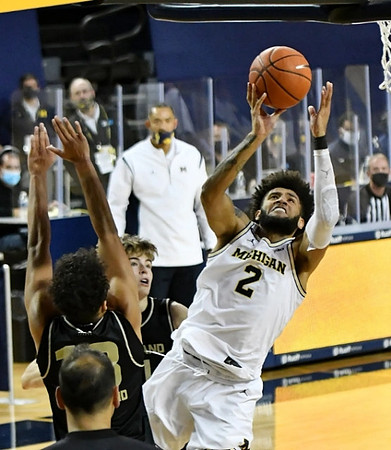 Isaiah Livers (2)