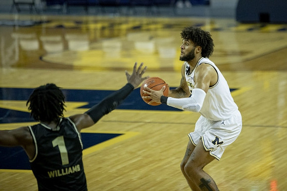 Isaiah Livers (2)
