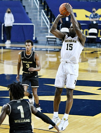 Chaundee Brown Jr. (15)