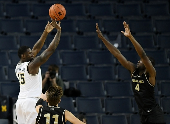 Chaundee Brown Jr. (15)