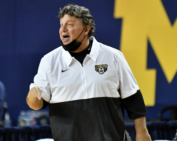 Greg Kampe Oakland Head Coach