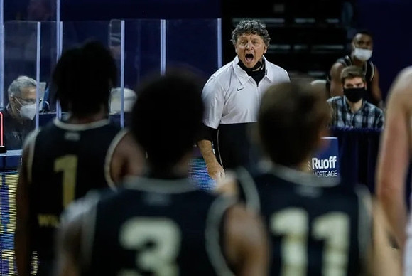 Greg Kampe Oakland Head Coach