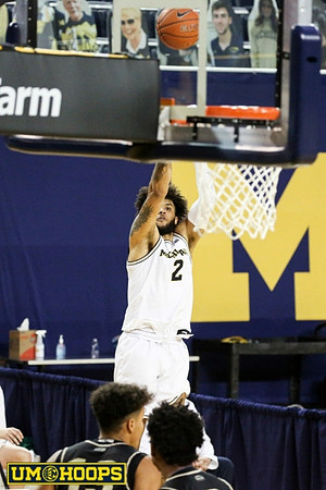 Isaiah Livers (2)