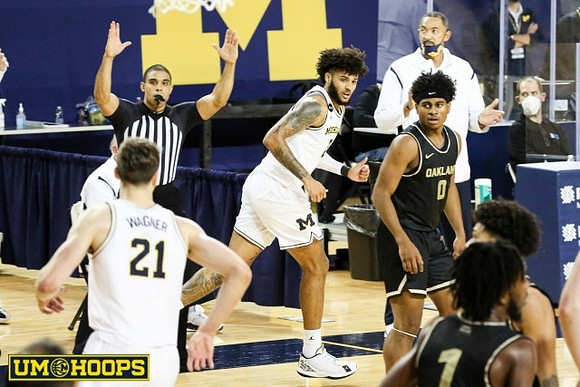 Franz Wagner (21), Isaiah Livers (2), and Juwan Howard