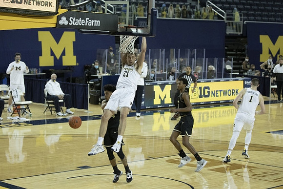 Franz Wagner (21) and Hunter Dickinson (1)