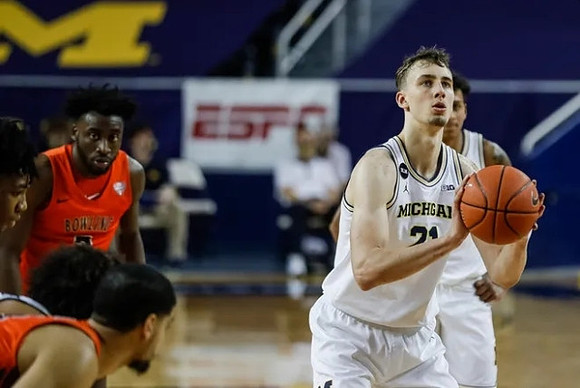 Franz Wagner (21) and Eli Brooks (55)