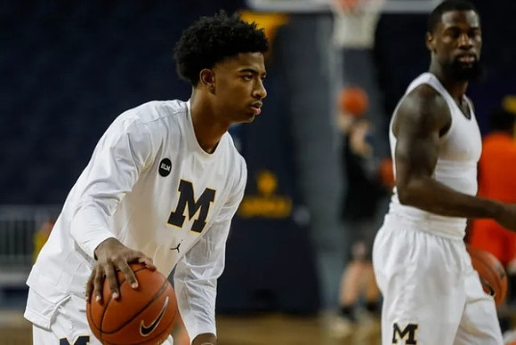 Jace Howard (25) and Chaundee Brown Jr. (15)