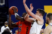 Franz Wagner (21) and Hunter Dickinson (1)
