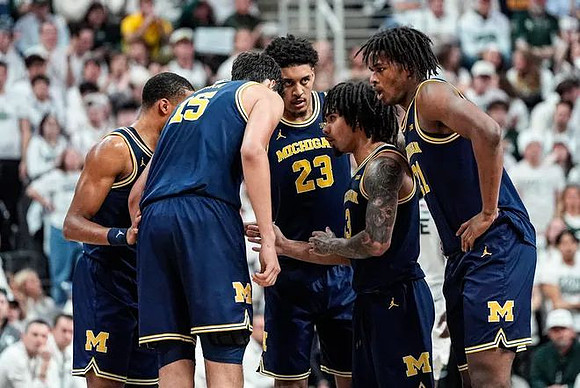 Nimari Burnett (4), Aday Mara (15), Yaxel Lendeborg (23), L.J. Cason (2), and Morez Johnson Jr. (21)