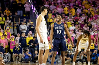 Aday Mara (15) and Morez Johnson Jr. (21)