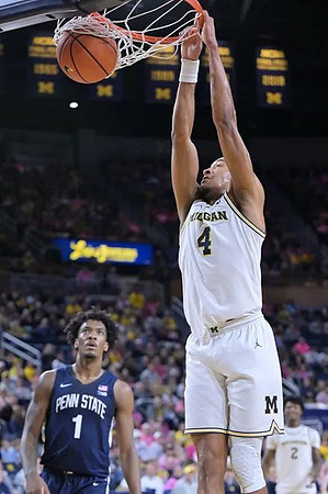 Nimari Burnett (4) and L.J. Cason (2)