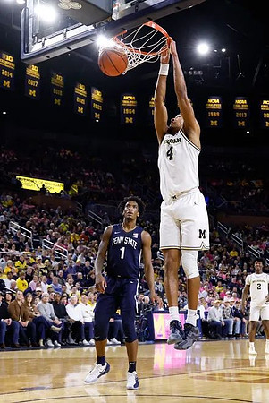 Nimari Burnett (4) and L.J. Cason (2)