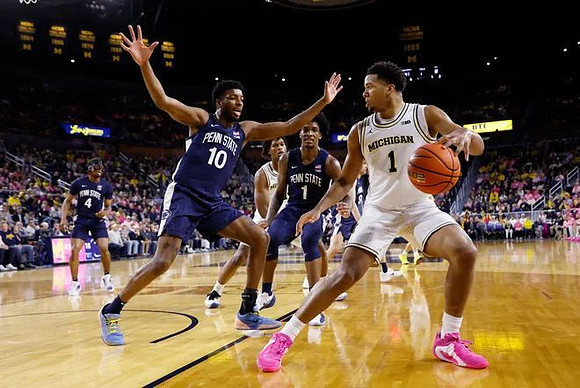 Trey McKenney (1) and Morez Johnson Jr. (21)