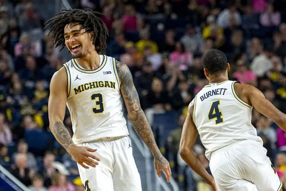 Elliot Cadeau (3) and Nimari Burnett (4)