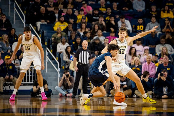Aday Mara (15) and Will Tschetter (42)