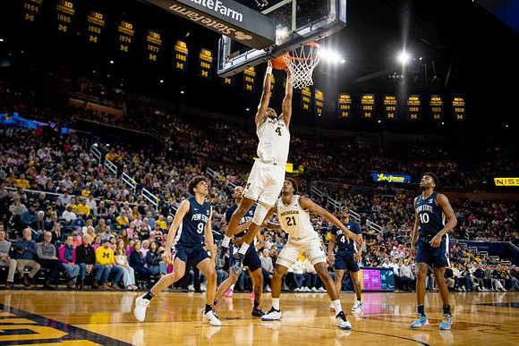 Nimari Burnett (4) and Morez Johnson Jr. (21)