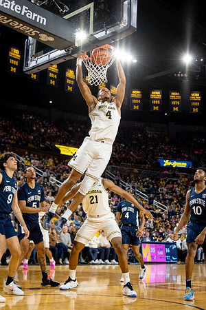 Nimari Burnett (4) and Morez Johnson Jr. (21)