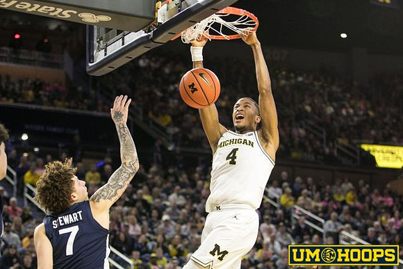 Nimari Burnett (4)