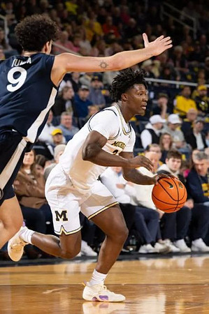Morez Johnson Jr. (21)