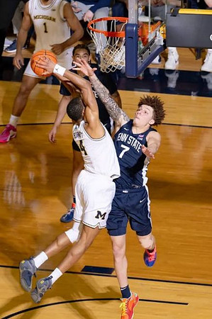 Trey McKenney (1) and Nimari Burnett (4)