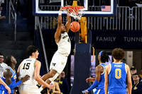 Aday Mara (15) and Nimari Burnett (4)