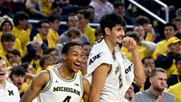 Nimari Burnett (4) and Aday Mara (15)