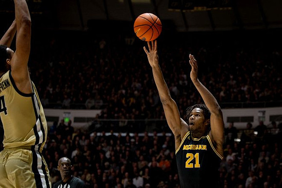Morez Johnson Jr. (21)