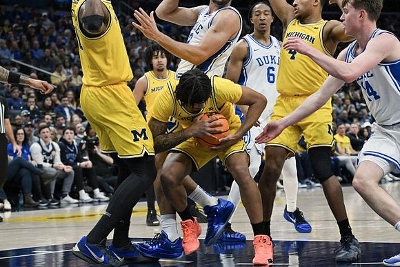 Morez Johnson Jr. (21), Elliot Cadeau (3), Roddy Gayle Jr. (11), and Nimari Burnett (4)